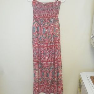 🌻10/$20 Strapless maxi dress